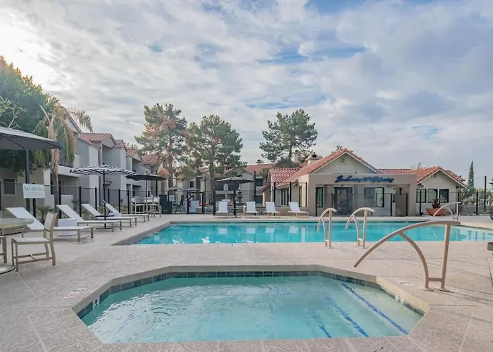 Cozy King Bed Golf Pickleball Pool Hot Tub Parking Scottsdale
