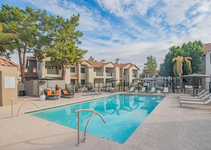 Cozy King Bed Golf Pickleball Pool Hot Tub Parking Apartament Scottsdale