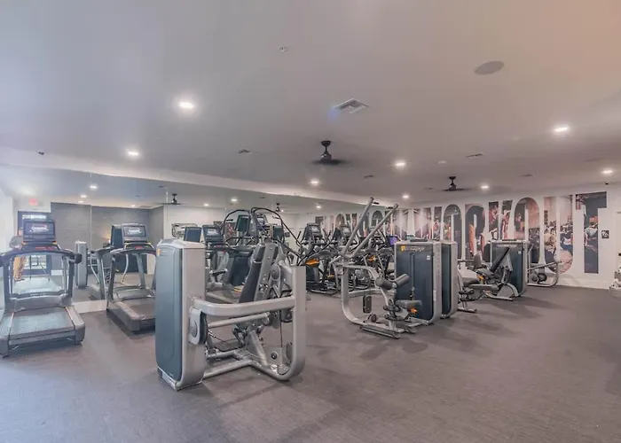 Cozy King Bed Golf Pickleball Pool Hot Tub Parking Apartament Scottsdale